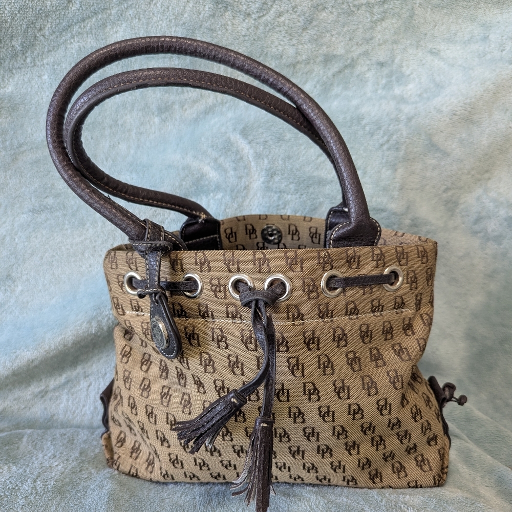Dooney & Bourke Bron Leather Shoulder Bag Classic Tote